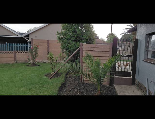 3 BEDROOM FREESTANDING TO LET IN ROODEKOP